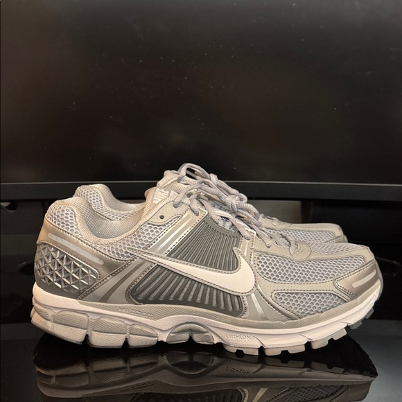 Nike Vomero 5 - Picture 3 of 5